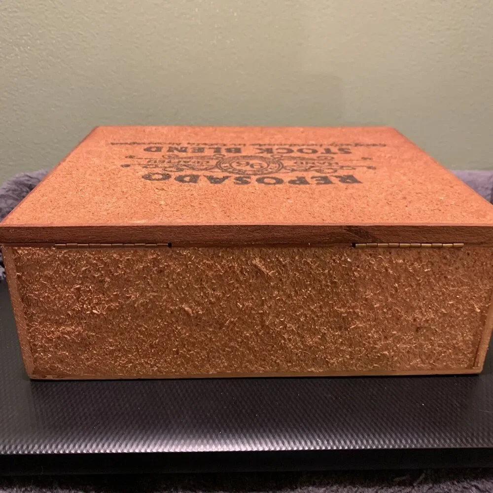 Reposado Hand Crafted Stock Blend Wooden Cigar Box. Box Only, No Cigars.